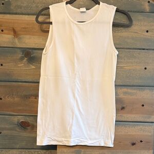 White parallel tank- medium- excellent shape tags included